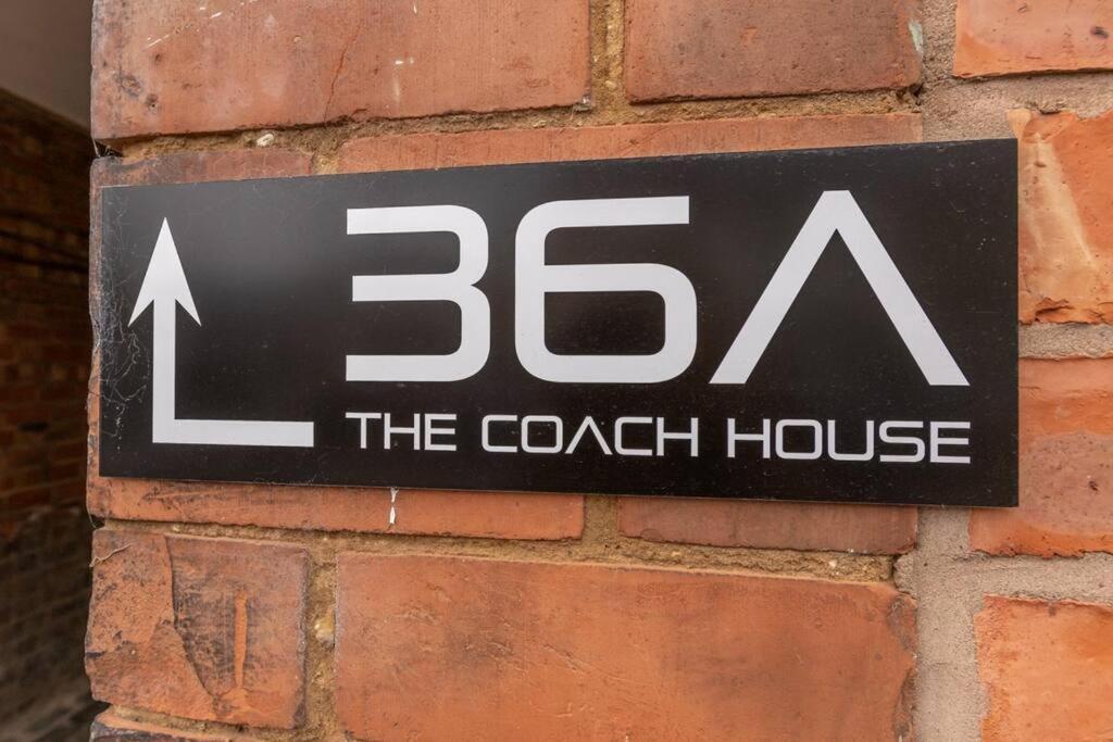 Rugby Coach House, Central Location, 5 Star Rating Zewnętrze zdjęcie