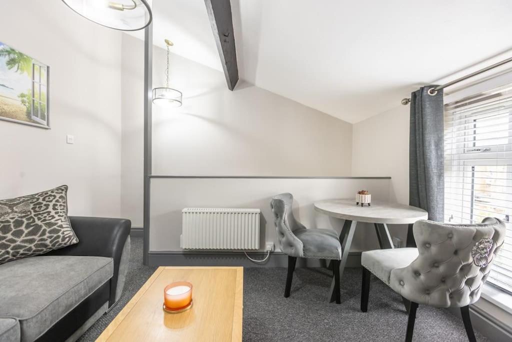 Rugby Coach House, Central Location, 5 Star Rating Zewnętrze zdjęcie