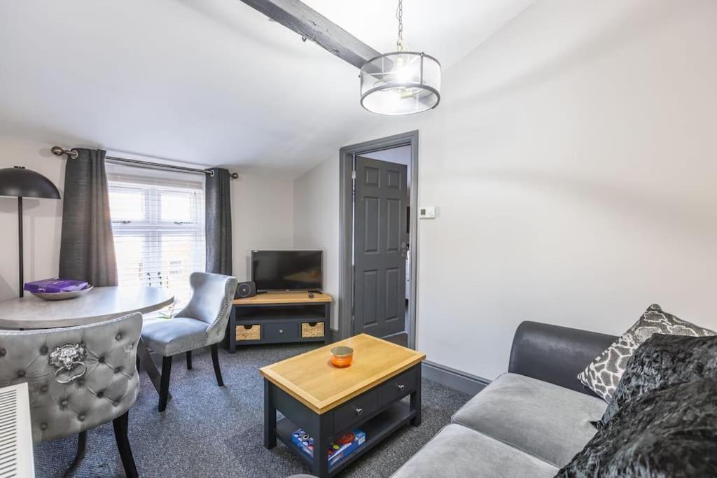 Rugby Coach House, Central Location, 5 Star Rating Zewnętrze zdjęcie